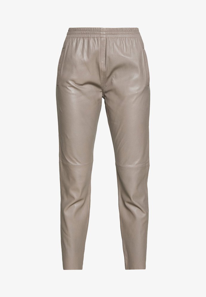 Oakwood (prodává Zalando.cz), 4780 Kč
