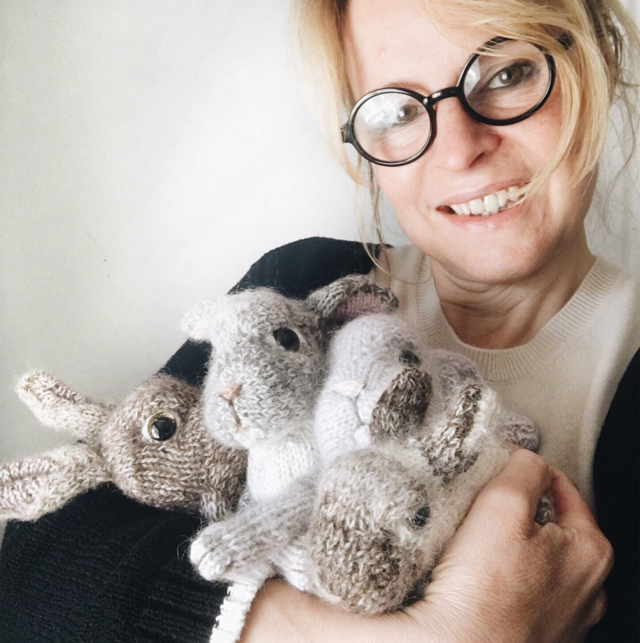 V květnu vyjde Claire kniha plná návodů a tipů, jak s pletením začít.
V květnu vyjde Claire kniha plná návodů a tipů, jak s pletením začít.