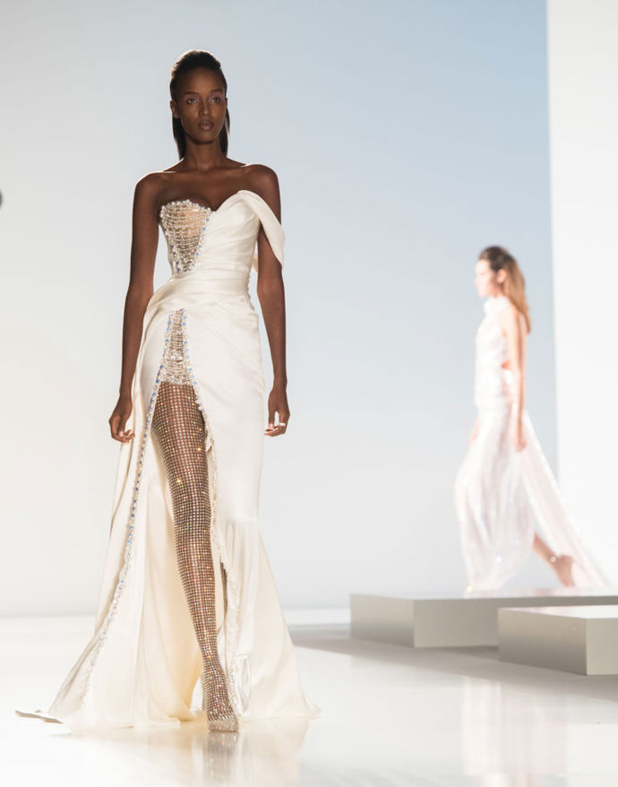 Ralph & Russo haute couture jaro/léto 2020
Ralph & Russo haute couture jaro/léto 2020