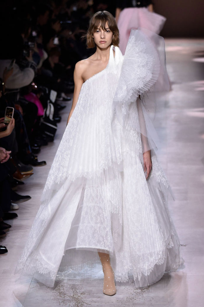 Givenchy haute couture jaro/léto 2020
Givenchy haute couture jaro/léto 2020