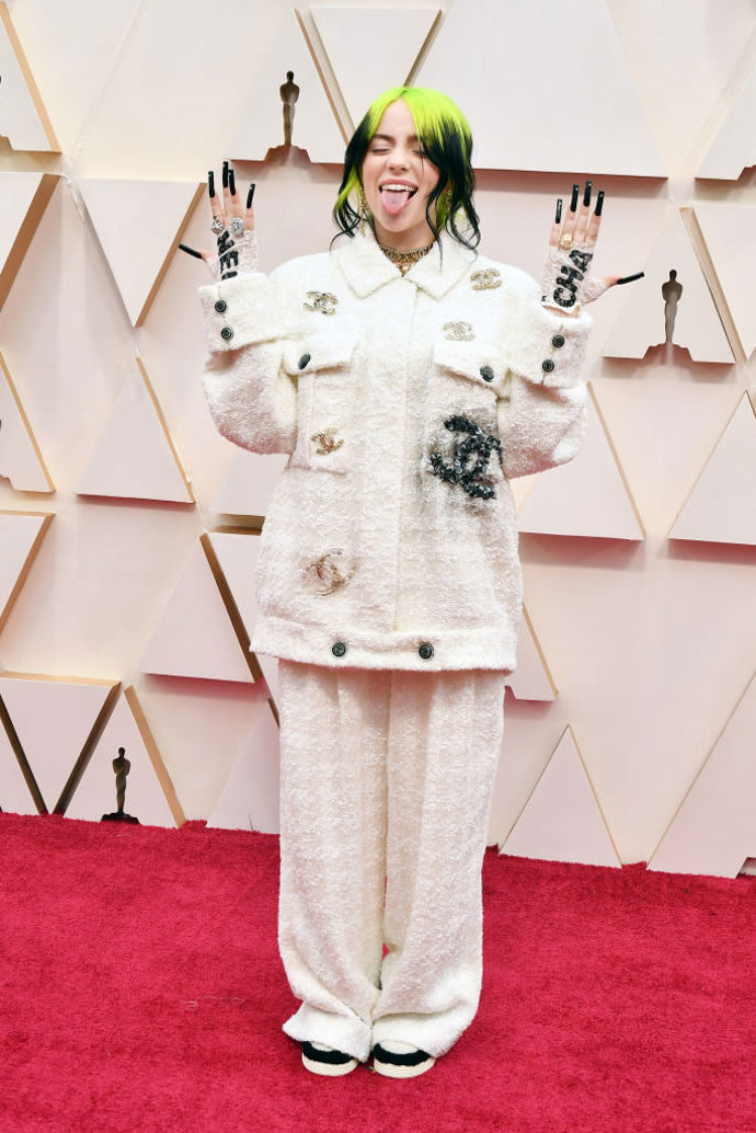 Billie Eilish v kompletu Chanel
