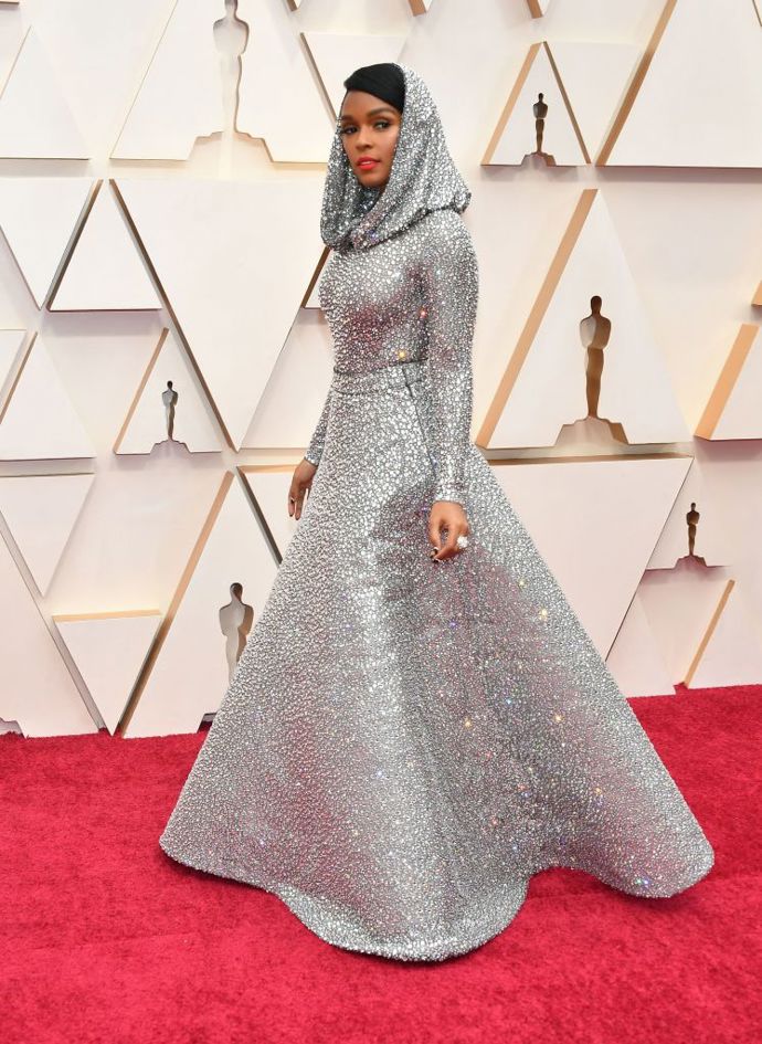 Janelle Monáe v šatech Ralph Lauren a špercích Forevermark
