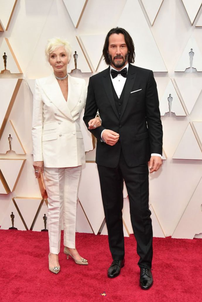 Keanu Reeves v obleku Dolce & Gabbana se svou matkou Patricií Taylor
