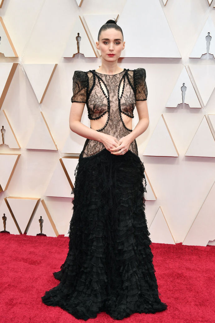 Rooney Mara v šatech Alexander McQueen
