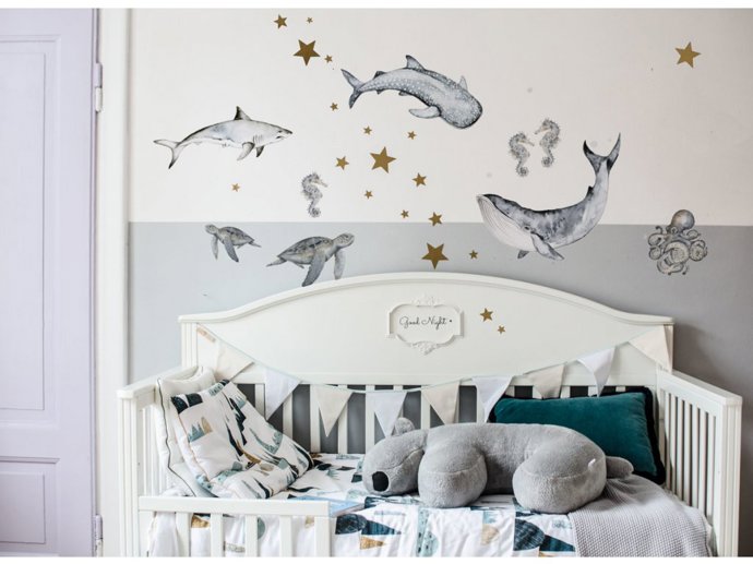 Samolepka na zeď Happy Ocean Wonderland. 66 x 70 cm. 1 049 Kč, babyliving.cz
