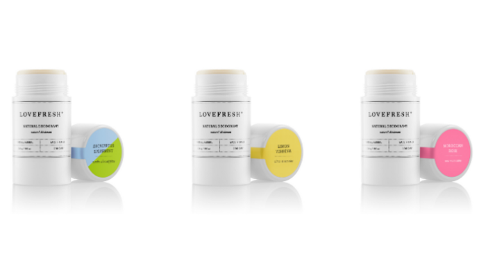 Deodoranty Lovefresh vás budou bavit barevnými obaly. A nejen jimi! Základními ingrediencemi ve složení je fair trade bambucké máslo, kokosový olej, škrobový prášek z maranty třtinové a jedlá soda bez hliníku. Texturou jsou trochu tužší, takže bude třeba je nejdříve v podpaží zlehka rozehřát, pak jde aplikace jedna báseň. 

749 Kč, prodává FAnn parfumerie
