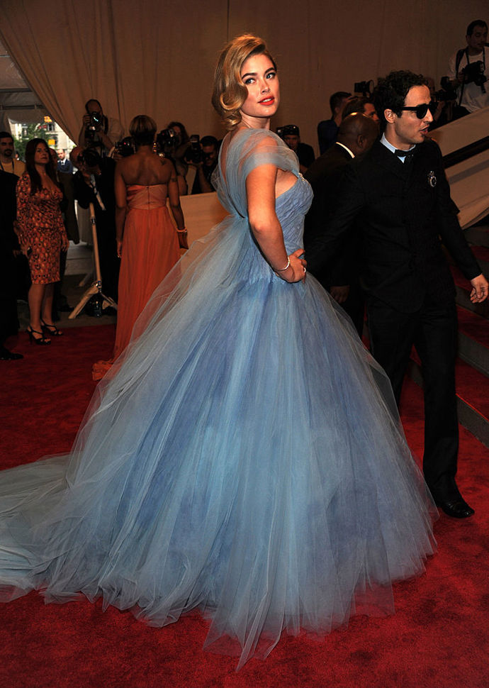 2010

Doutzen Kroes v šatech Zac Posen
