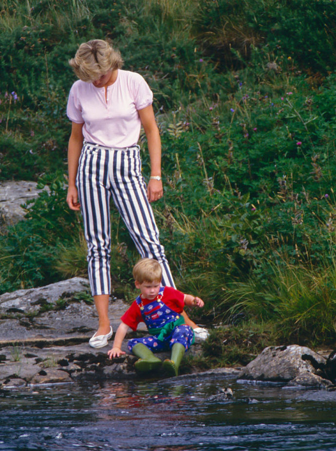 Pruhované kalhoty

Balmoral, 1987
