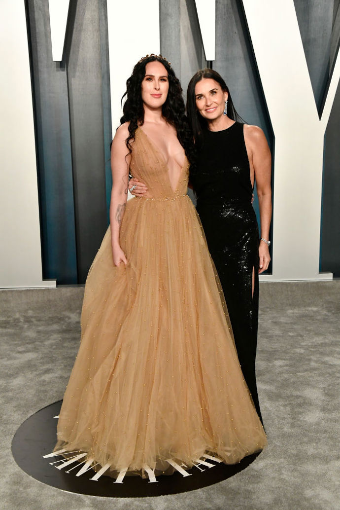 Herečka Demi Moore s dcerou herečkou Rumer Willis na letošní Vanity Fair afterparty po udílení Oscarů. Otcem Rumer je herec Bruce Willis, za něhož byla Demi Moore vdaná v letech 1987 - 2000.
