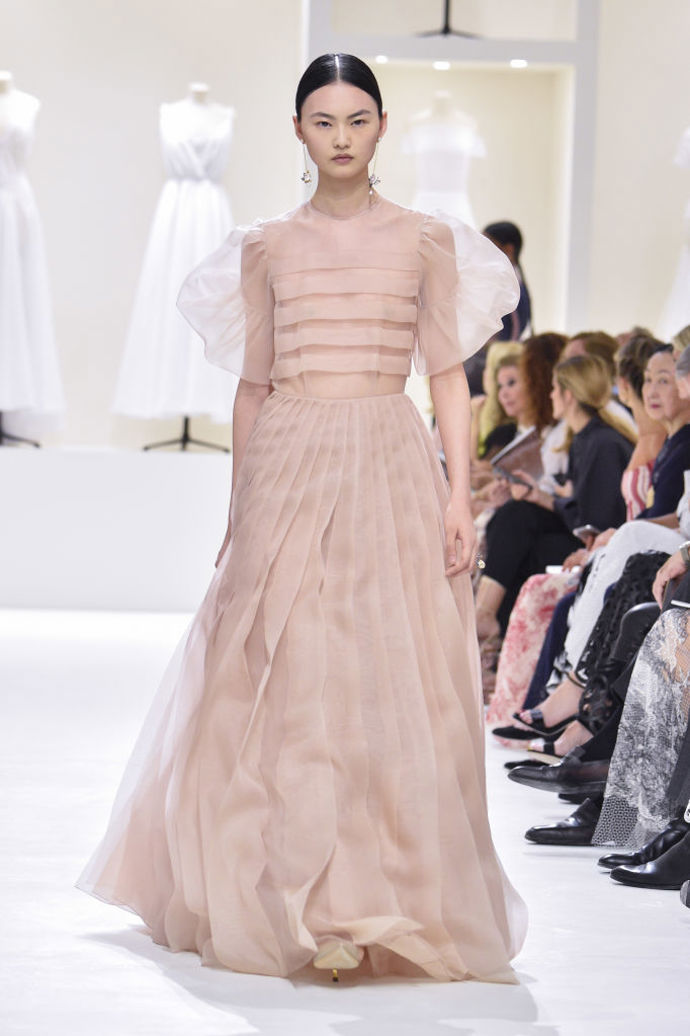 Christian Dior
podzim/zima 2018/2019
Christian Dior
podzim/zima 2018/2019