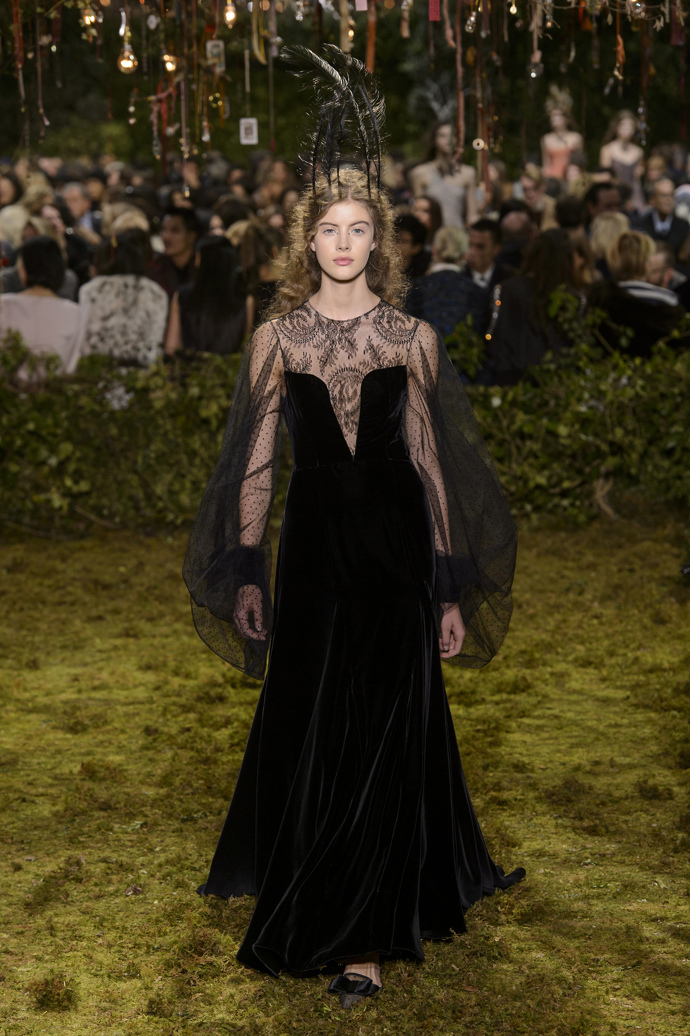 Christian Dior haute couture jaro/léto 2017
Christian Dior haute couture jaro/léto 2017