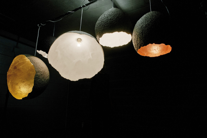 Galerie: Lampy Zaura z recyklovaného papíru Galerie: Lampy Zaura z recyklovaného papíru