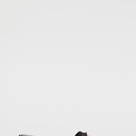 H&M, 499 Kč
