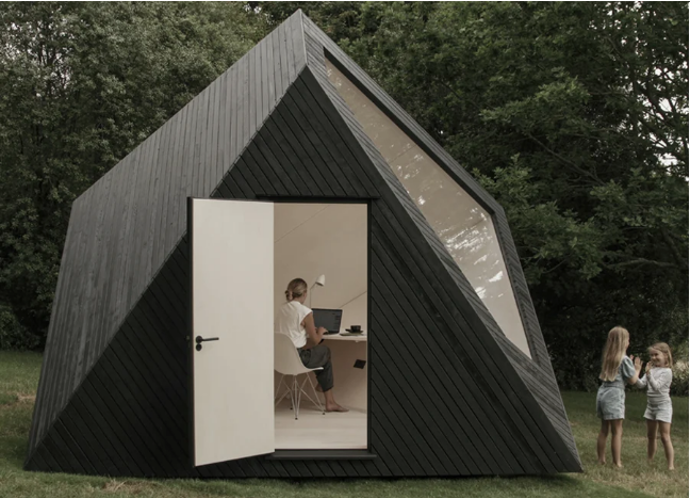 Galerie: Dřevěný modul poskytuje ideální prostor pro práci na dálku Galerie: Dřevěný modul poskytuje ideální prostor pro práci na dálku