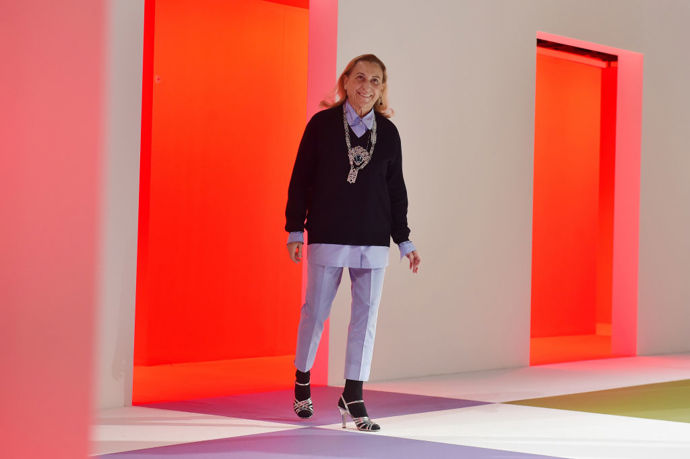 "Tím, co nosíte, se prezentujete světu. Zejména dnes, kdy jsou setkání s ostatními lidmi tak rychlá. Móda je bezprostřední jazyk."

- Miuccia Prada
