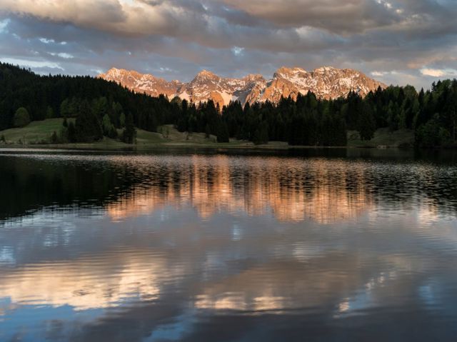 Romantické pohled na jezero Achensee. 
