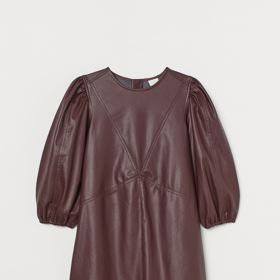H&M, 899 Kč
