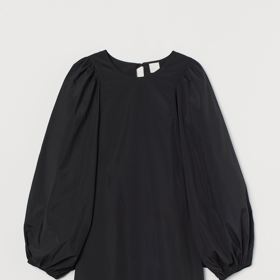 H&M, 749 Kč
