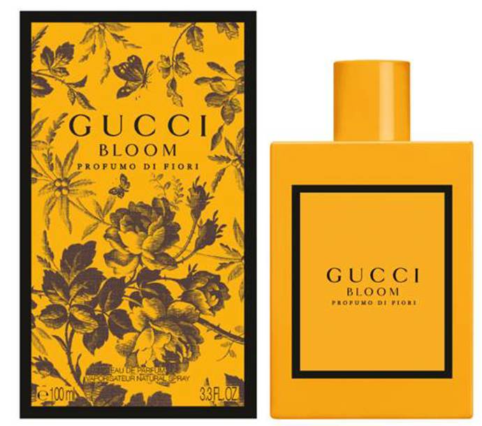 “Když jsem si vzpomněl na naši Gucci Bloom kampaň, začal jsem představou světa ženské citlivosti a jak je tento svět propojen se světem přírody. Tento svět je vizí ztělesňující svět květin v paraleře se světem žen. Je to svět, kde je čas nahrazen fascinací a kouzlem, ztělesněným do naší nové vůně,” říká Alessandro Michele.
