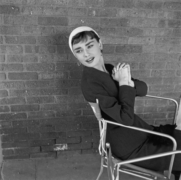 Při natáčení filmu Sabrina v roce 1954
Při natáčení filmu Sabrina v roce 1954