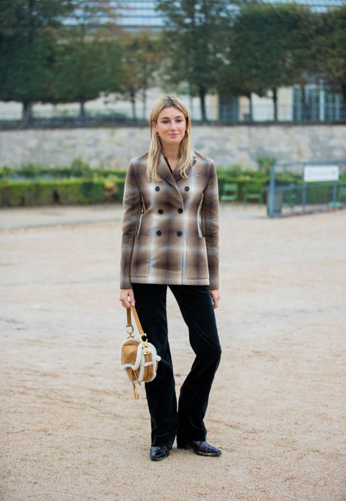 Pro zimní měsíce Dior přišel s kabelkou zdobenou huňatými "shearling" lemy
