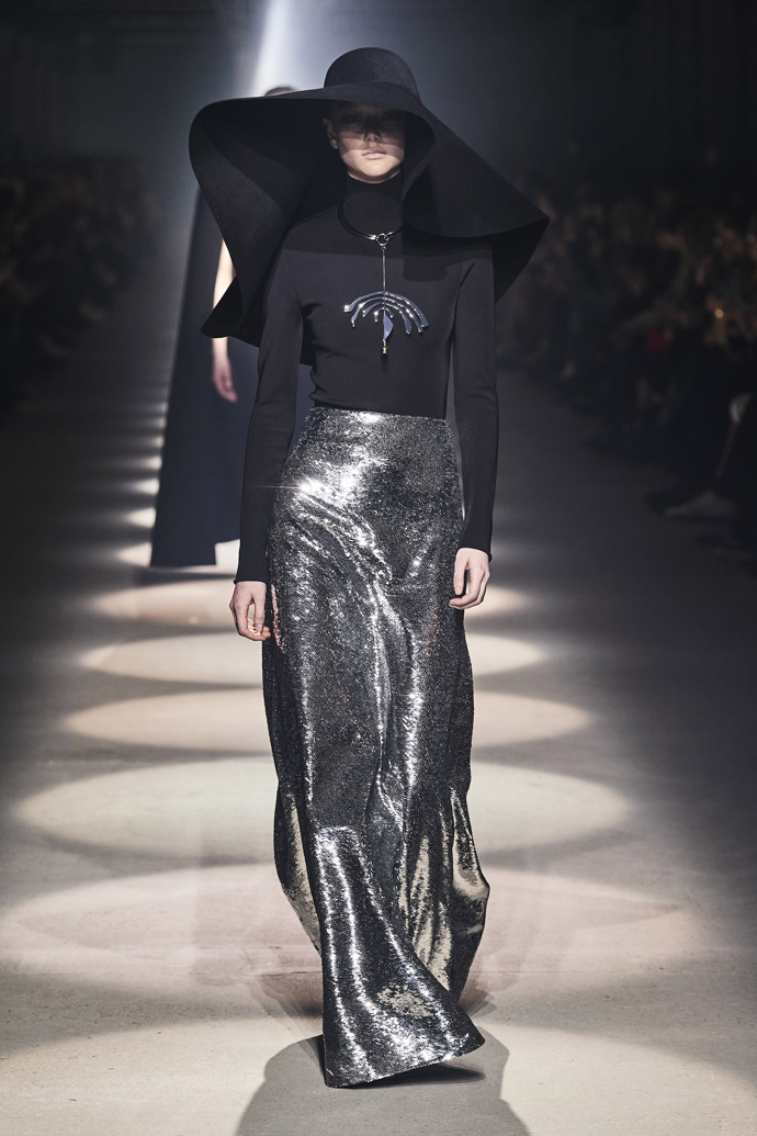 Givenchy
Givenchy