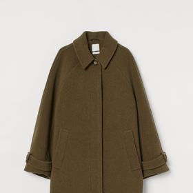 H&M, 4499 Kč
