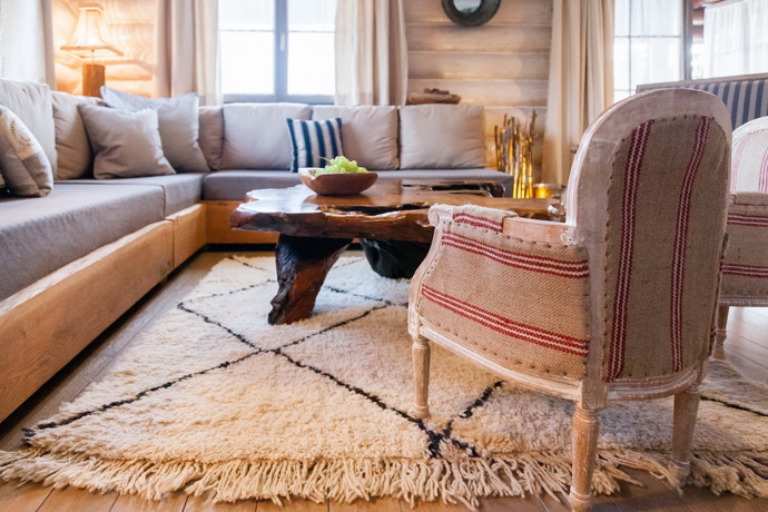 Srub zařízený ve stylu Provence.
Srub zařízený ve stylu Provence.