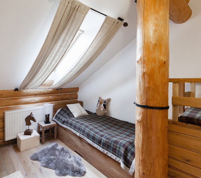 Srub zařízený ve stylu Provence.
Srub zařízený ve stylu Provence.