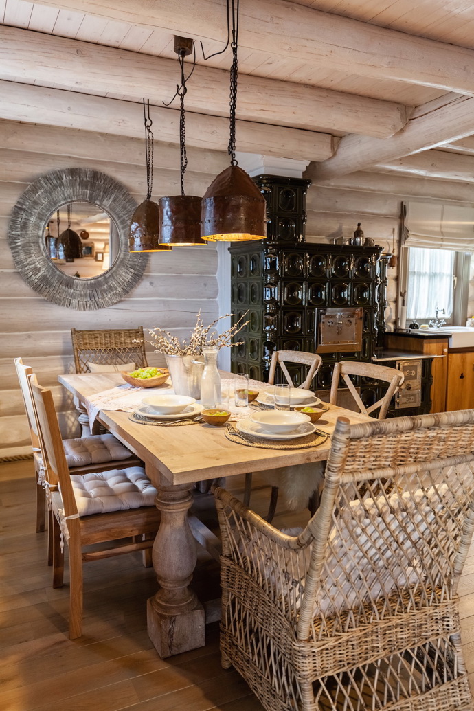Srub zařízený ve stylu Provence.
Srub zařízený ve stylu Provence.
