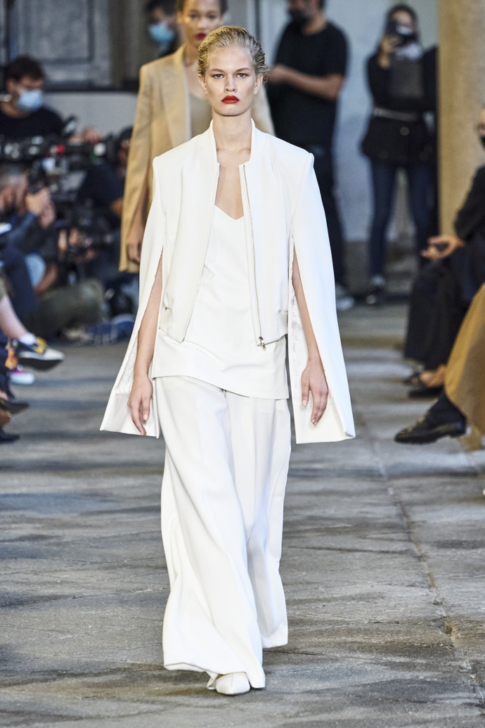 Max Mara
