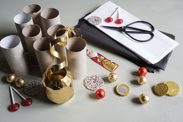 Elegantní adventní kalendář z roliček od toaletního papíru