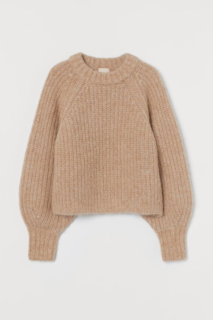 H&M, 1299 Kč
40 % alpaka, 33 % polyamid, 27 % vlna
H&M, 1299 Kč
40 % alpaka, 33 % polyamid, 27 % vlna