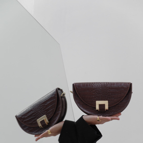 Moon Saddle Bag, Loro Oro, 2590 Kč
