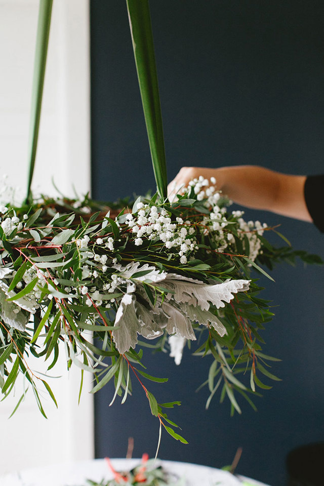 DIY závěsný eukalyptový věnec DIY závěsný eukalyptový věnec