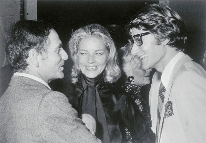 Pierre Cardin, Yves Saint-Laurent a Lauren Bacall v roce 1968 
