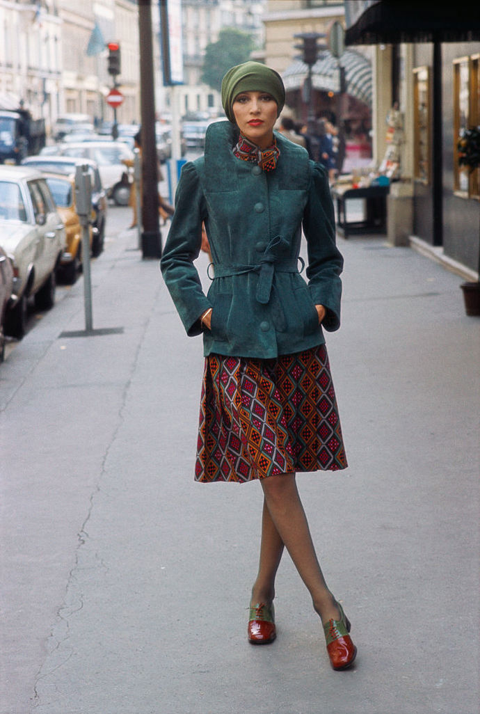 Model z podzimní kolekce z roku 1974
