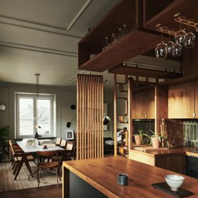 Stockholmský byt plný dřeva