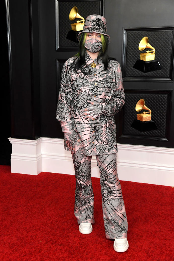 Billie Eilish nezklamala a oblékla outfit od značky Gucci.
Billie Eilish nezklamala a oblékla outfit od značky Gucci.