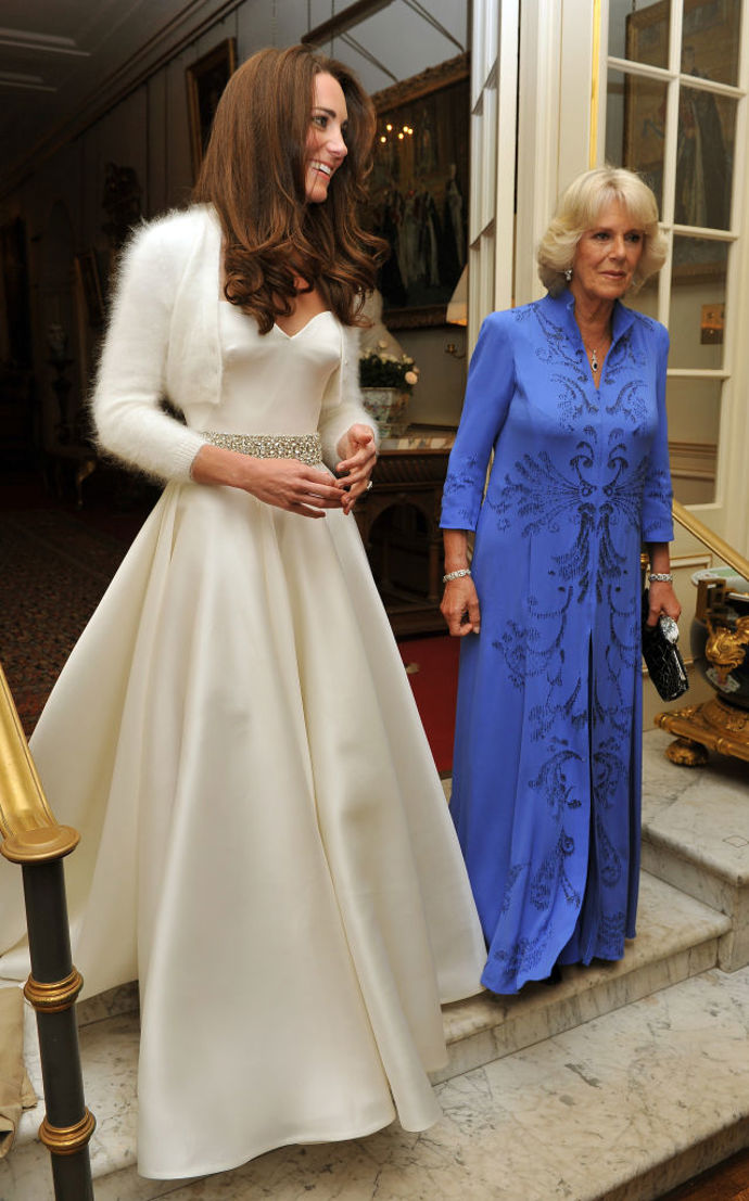 Kate Middleton s vévodkyní z Cornwallu v roce 2011.
