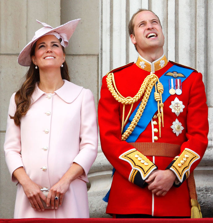 Fotografie z tradiční akce Trooping the Colour. 
