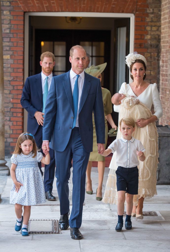 Urozená rodinka při křtinách prince Louise v červenci 2018. 
