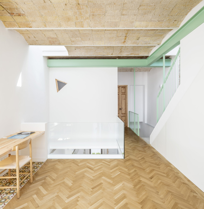 Galerie: Z řadovky moderní dům