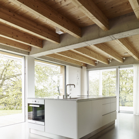 Nejdříve si přáli zrekonstruovat starý dům. Architekti jim ale navrhli, že nový projekt bude levnější a bez jakýchkoli kompromisů. S odvahou se tedy pustili do neznáma a dnes rozhodně nelitují.
Nejdříve si přáli zrekonstruovat starý dům. Architekti jim ale navrhli, že nový projekt bude levnější a bez jakýchkoli kompromisů. S odvahou se tedy pustili do neznáma a dnes rozhodně nelitují.