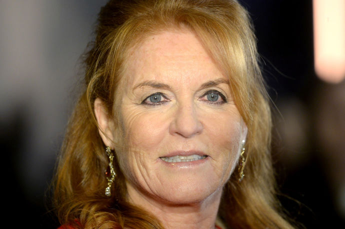 Princ William nepozval svou tetu

Svatba prince Williama s Kate Middleton byla událostí roku 2011. Zatímco královská rodina si úžívala svatebních příprav, Williamova teta Sarah Ferguson svírala v ruce letenku do Thajska. Útěk za sluncem měl jediný důvod - Sarah Ferguson nedostala pozvánku na svatbu. „Bylo to tak obtížné, protože jsem tam chtěla být se svými dcerami, oblékat je a jít na svatbu jako rodina,“ řekla následně Sarah Ferguson v rozhovoru s Oprah Winfrey.
