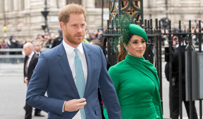 Březen 2021

V březnu letošního roku se Meghan s Harrym odhodlali k nevšednímu kroku. Kývli na interview s moderátorskou hvězdou Oprah Winfrey a rozhodli se, že otevřou svou 13. komnatu. Meghan otevřeně promluvila o možném rasistickém podtextu, kvůli kterému malý Archie nezískal titul prince, a zároveň řekla, že v minulosti přemýšlela o sebevraždě. Zároveň ale během rozhovoru pár odtajnil, že Meghan čeká druhé miminko. 

