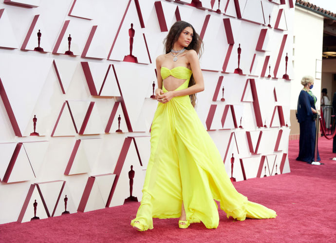 Zendaya v žlutých šatech od Valentino Couture.
Zendaya v žlutých šatech od Valentino Couture.