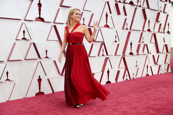 Reese Witherspoon oblékla šaty od Christiana Diora, které doplnila šperky Bulgari.
Reese Witherspoon oblékla šaty od Christiana Diora, které doplnila šperky Bulgari.