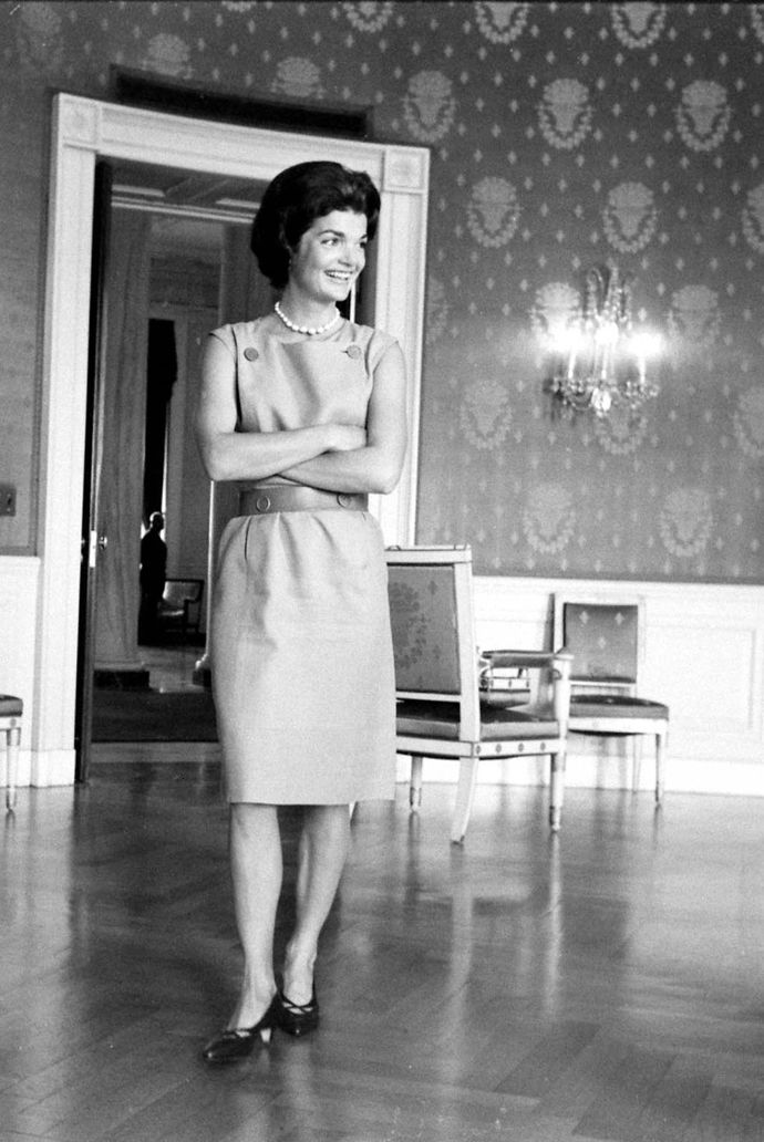 První den v Bílém domě utratila Jackie za renovace přibližně 50 000 dolarů.
