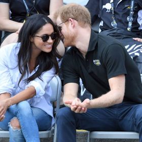 Září 2017

I když princ Harry označil Meghan za svou přítelkyni už v listopadu 2016, poprvé se pár ukázal na veřejné akci až v září 2017, a to během Invictus Games v Torontu. 
